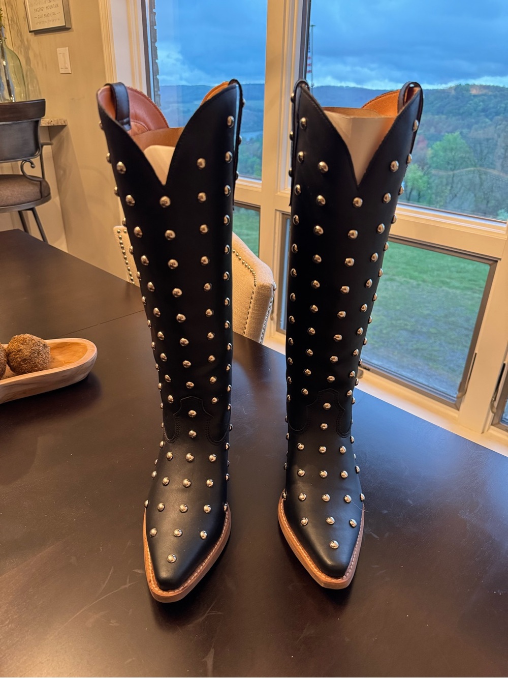 DINGO Broadway Bunny Black Studded Knee Hi Tall Leather Boots NWT. 8.5